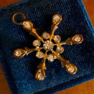 Vintage Snowflake Pendant